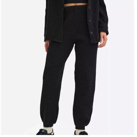 Mate the label Black Organic Cotton Waffle Relaxed Joggers, Size medium, New! - Picture 3 of 4